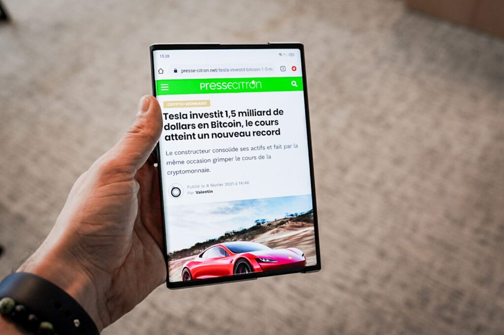 oppo x 2021 concept prise en main ecran deroule