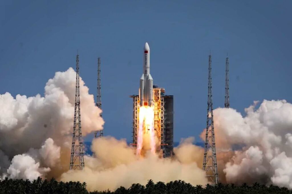 La Chine réussit le lancement du second module de sa station spatiale