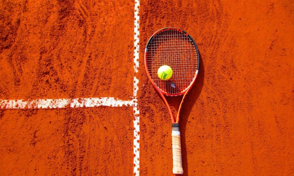 Raquette tennis Babolat signée par Rafael Nadal et encadrée Roland Garros | LCS