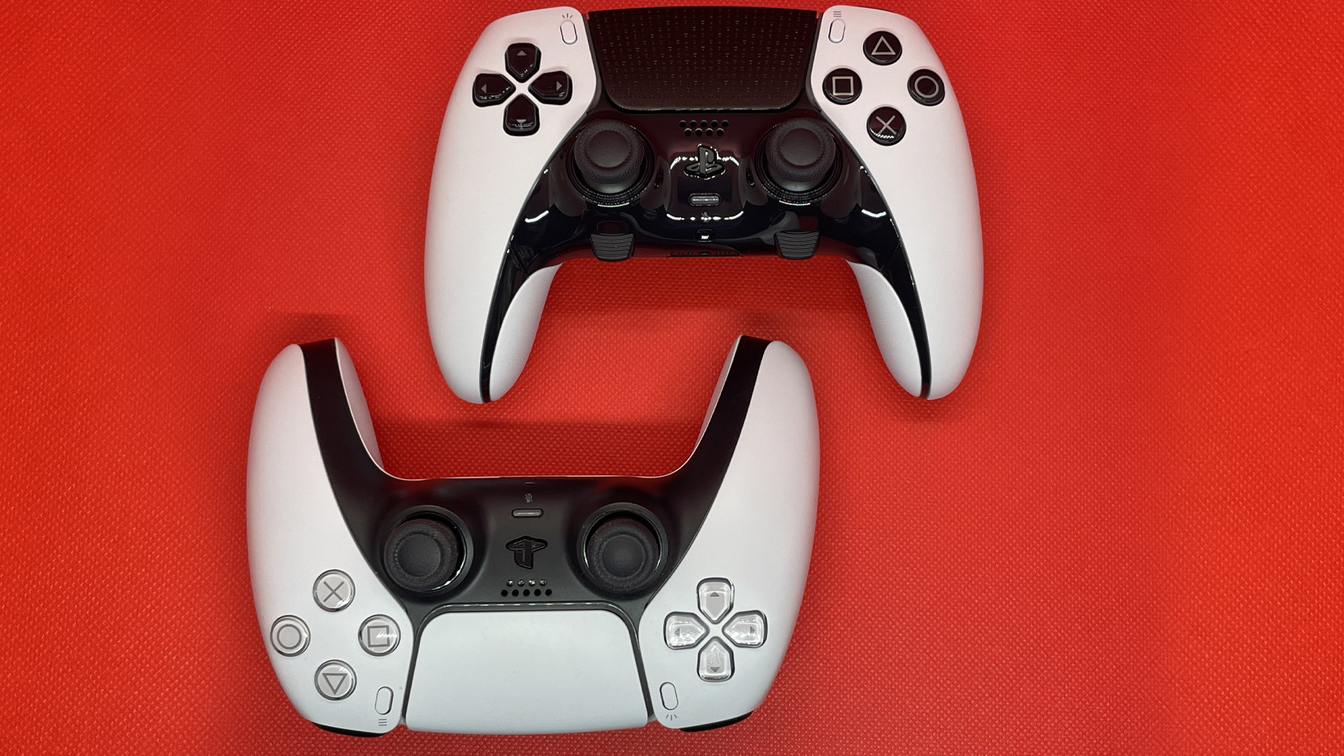 DualSense Edge vs DualSense