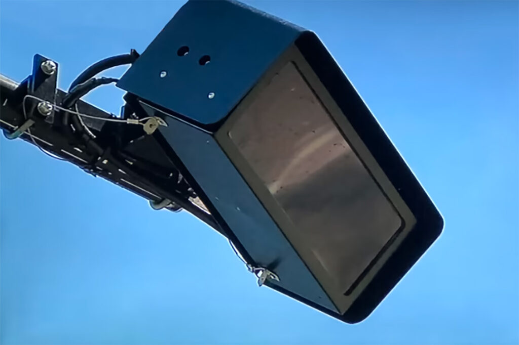 Ce radar qui fonctionne à l'intelligence artificielle distribue des PV ...