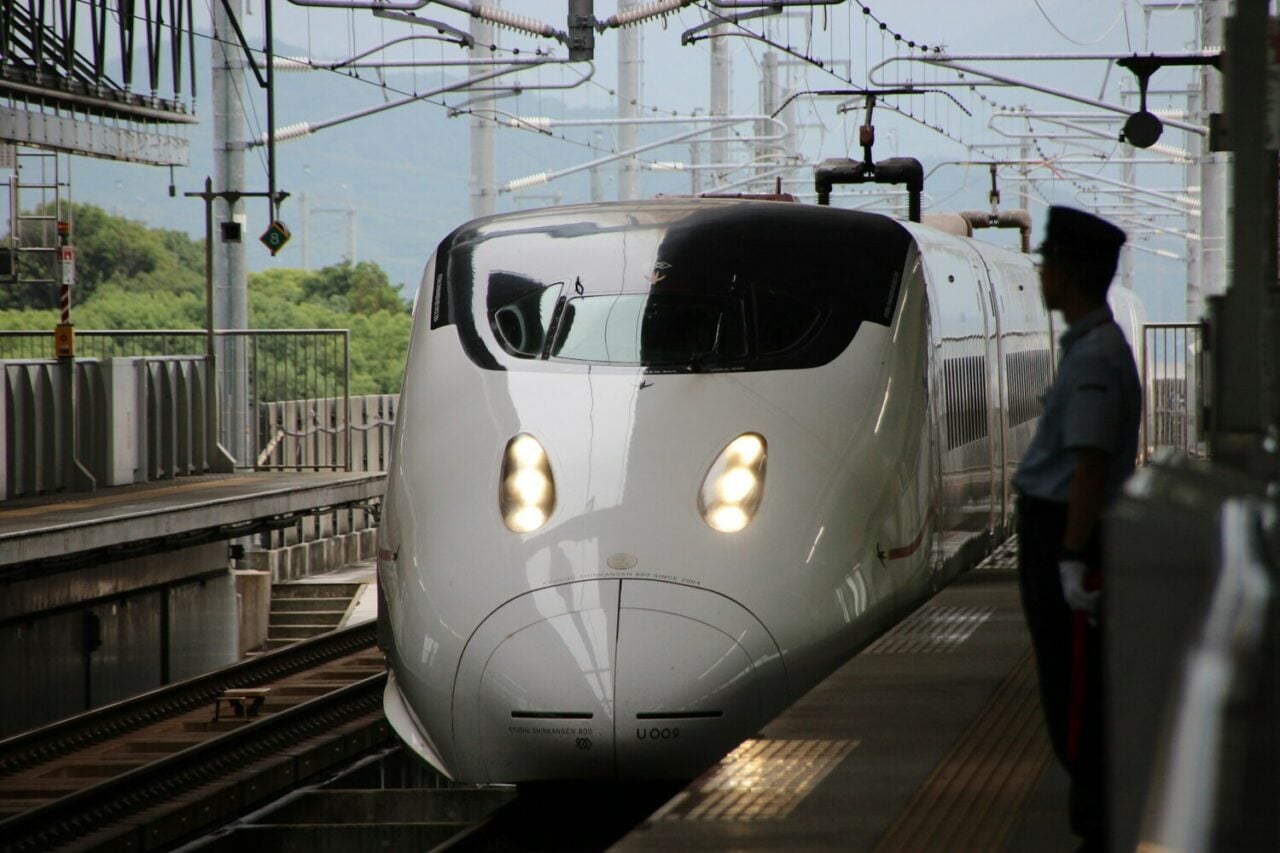Il paralyse une ligne de trains à grande vitesse à l’aide d’une simple ...
