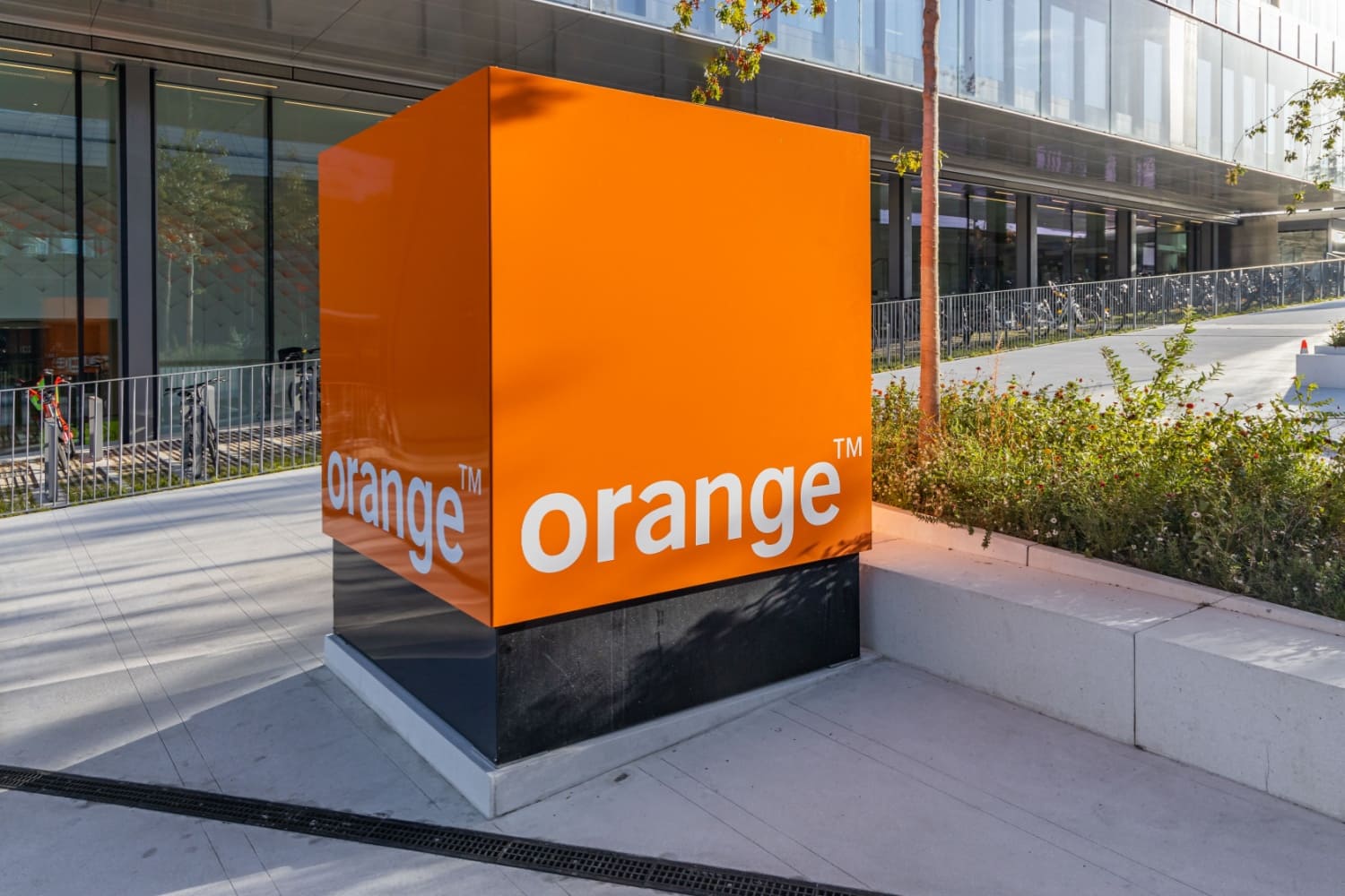 Orange Annonce D excellents R sultats Pour 2024 Et Affiche De Grandes