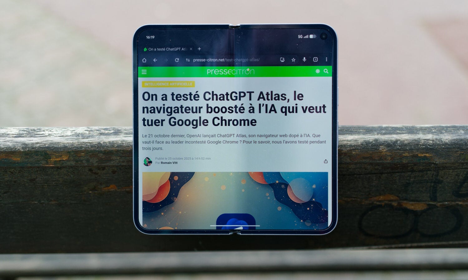 J'ai testé le Pixel 10 Pro Fold de Google : on prend presque le même et ...