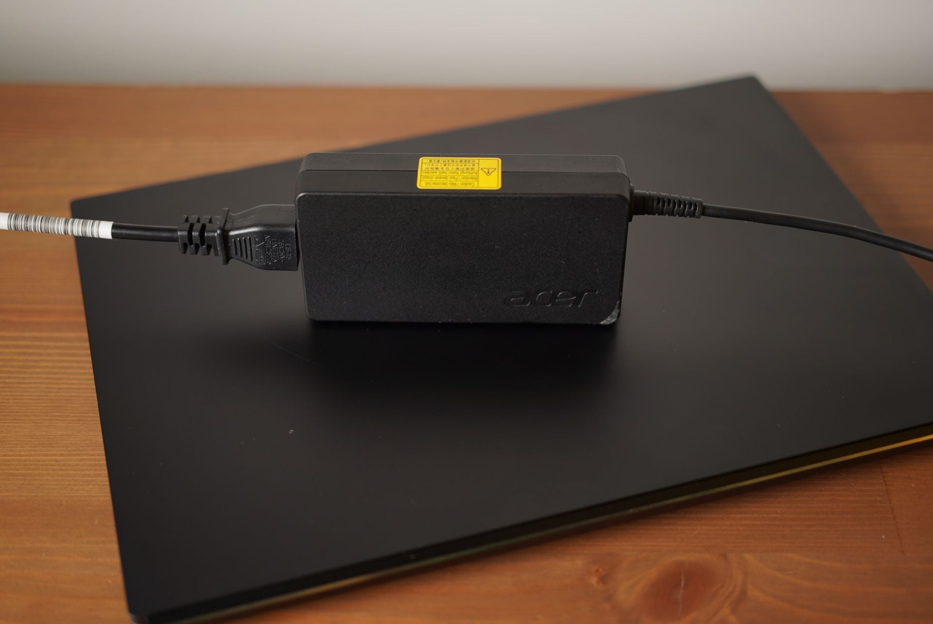 Acer Predator Triton 14 Ai (23)
