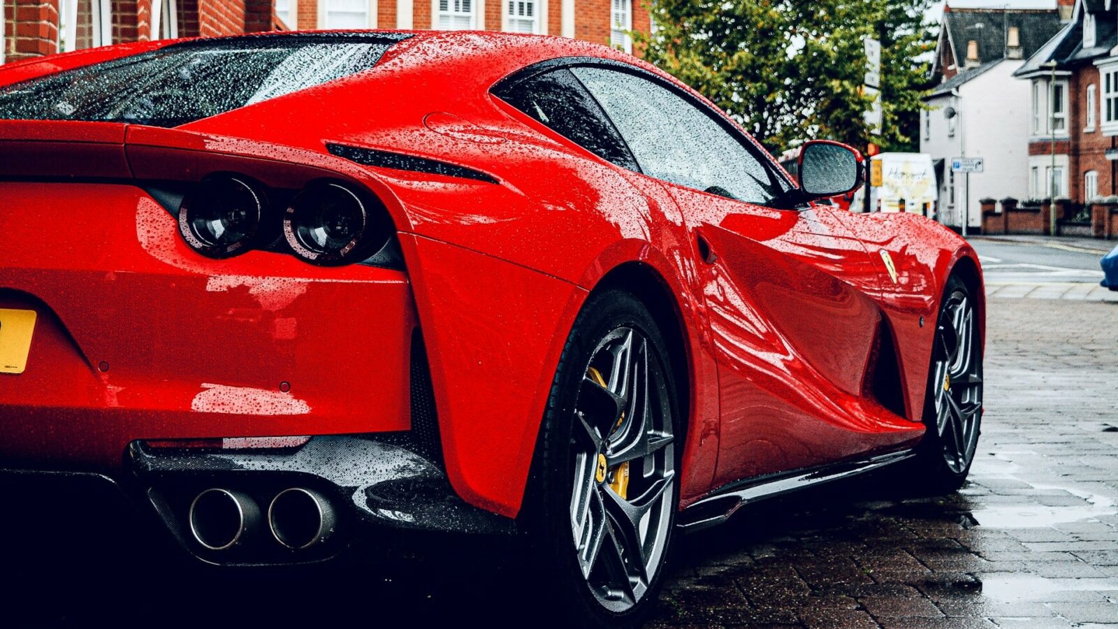 Ferrari crée un club secret pour millionnaires… accessible uniquement grâce  à un jeton crypto