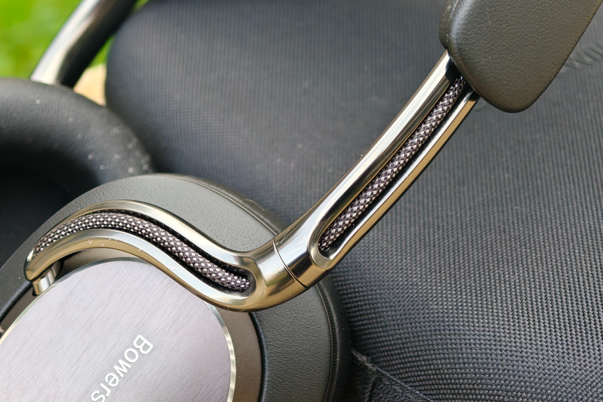 Test Bowers & Wilkins Px8 S2 design luxe