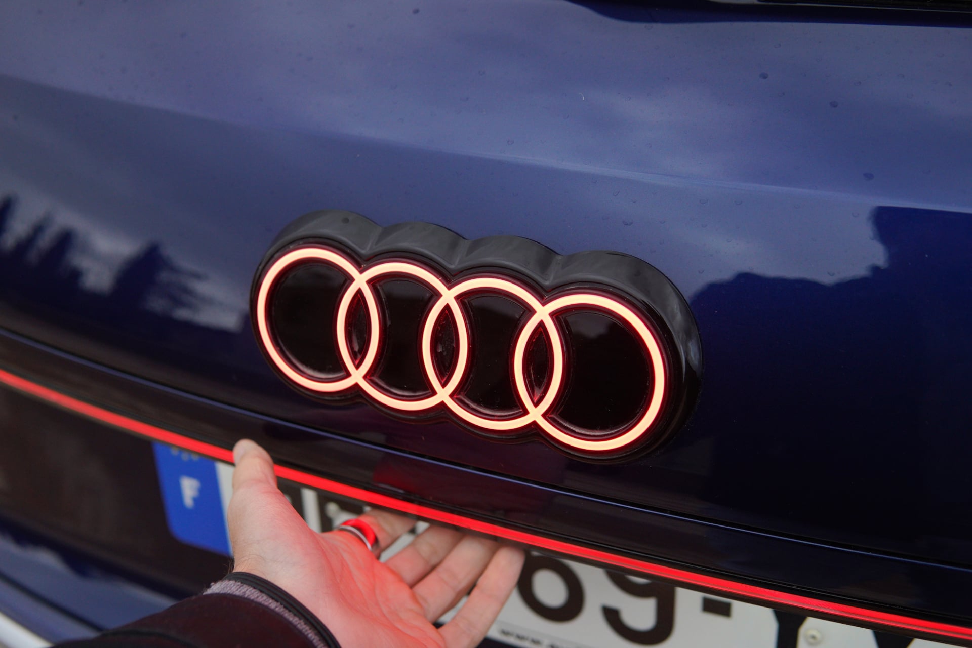 Audi Q3 2026 Hybride Logo Eclaire