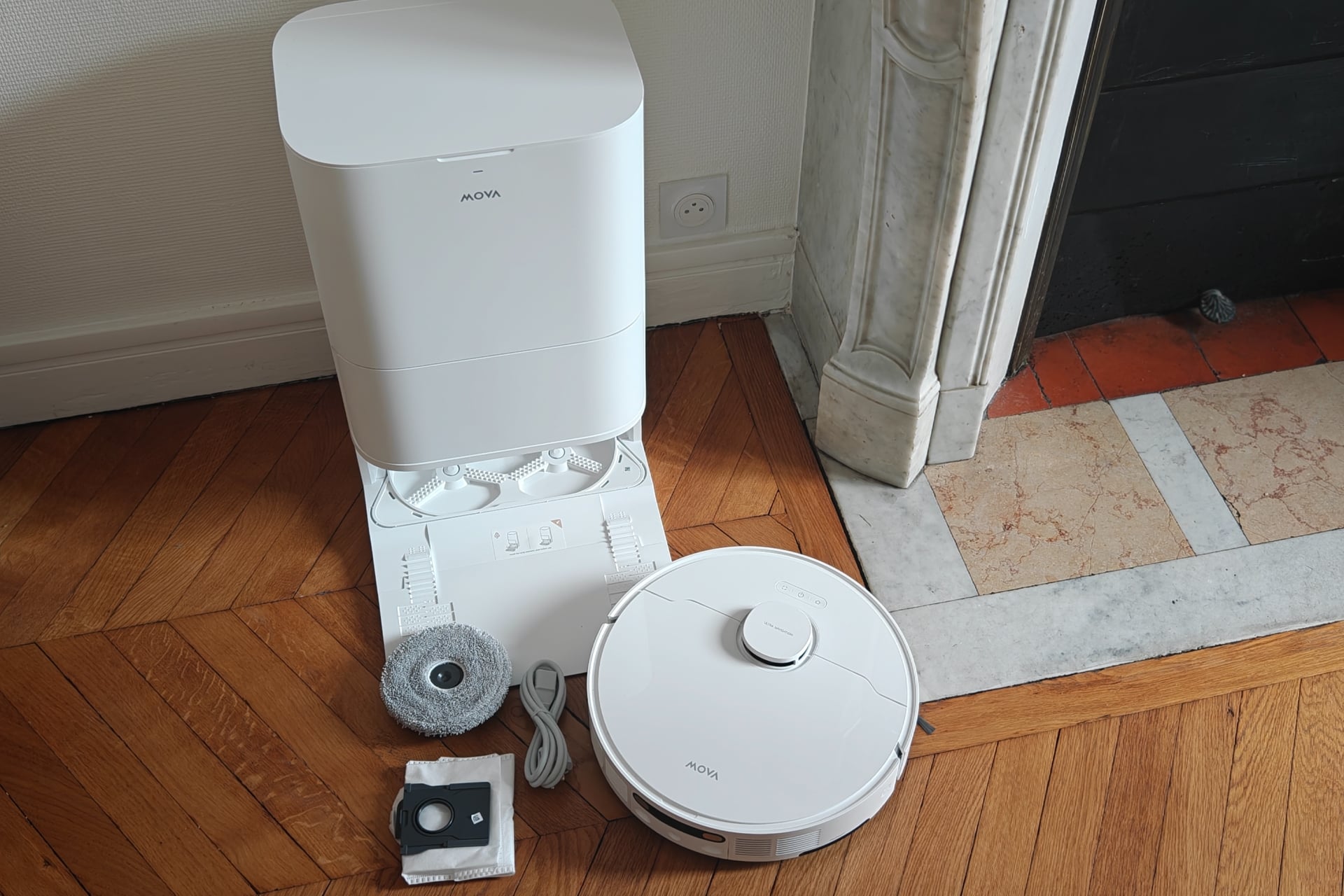 st Mova E40 Ultra&nbsp;: le robot aspirateur design