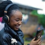 Femme Sourire Telephone