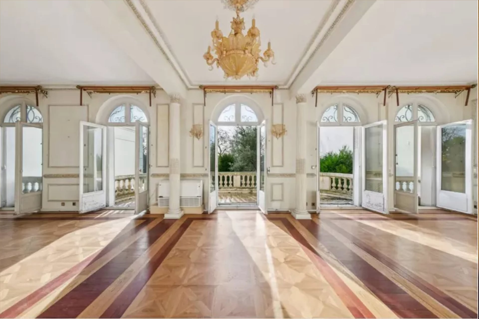 Roi Maroc Vente Hotel Particulier Paris