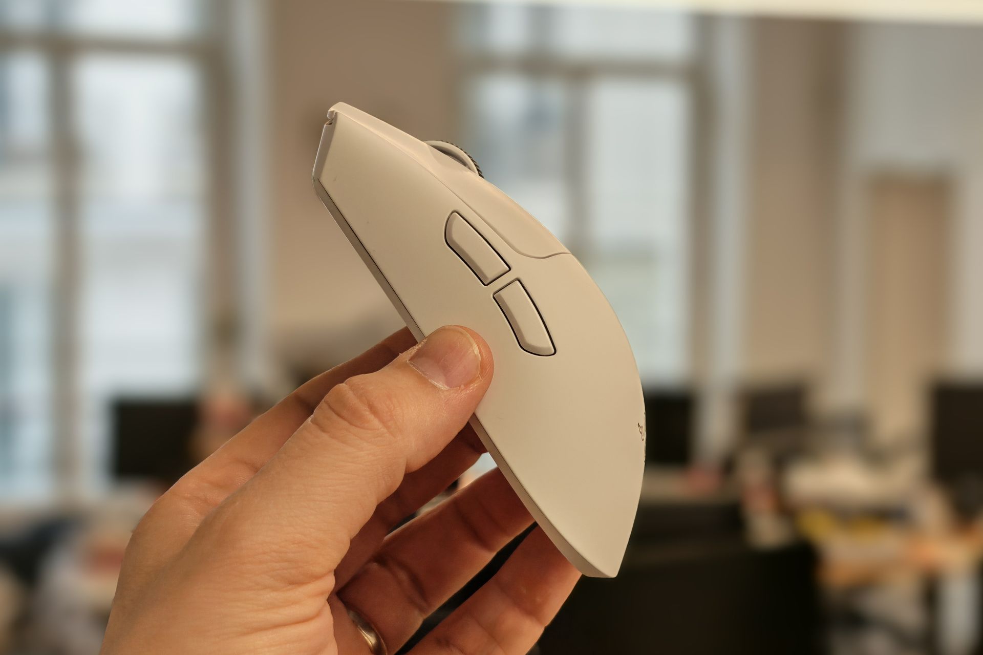 Razerv4pro (2)