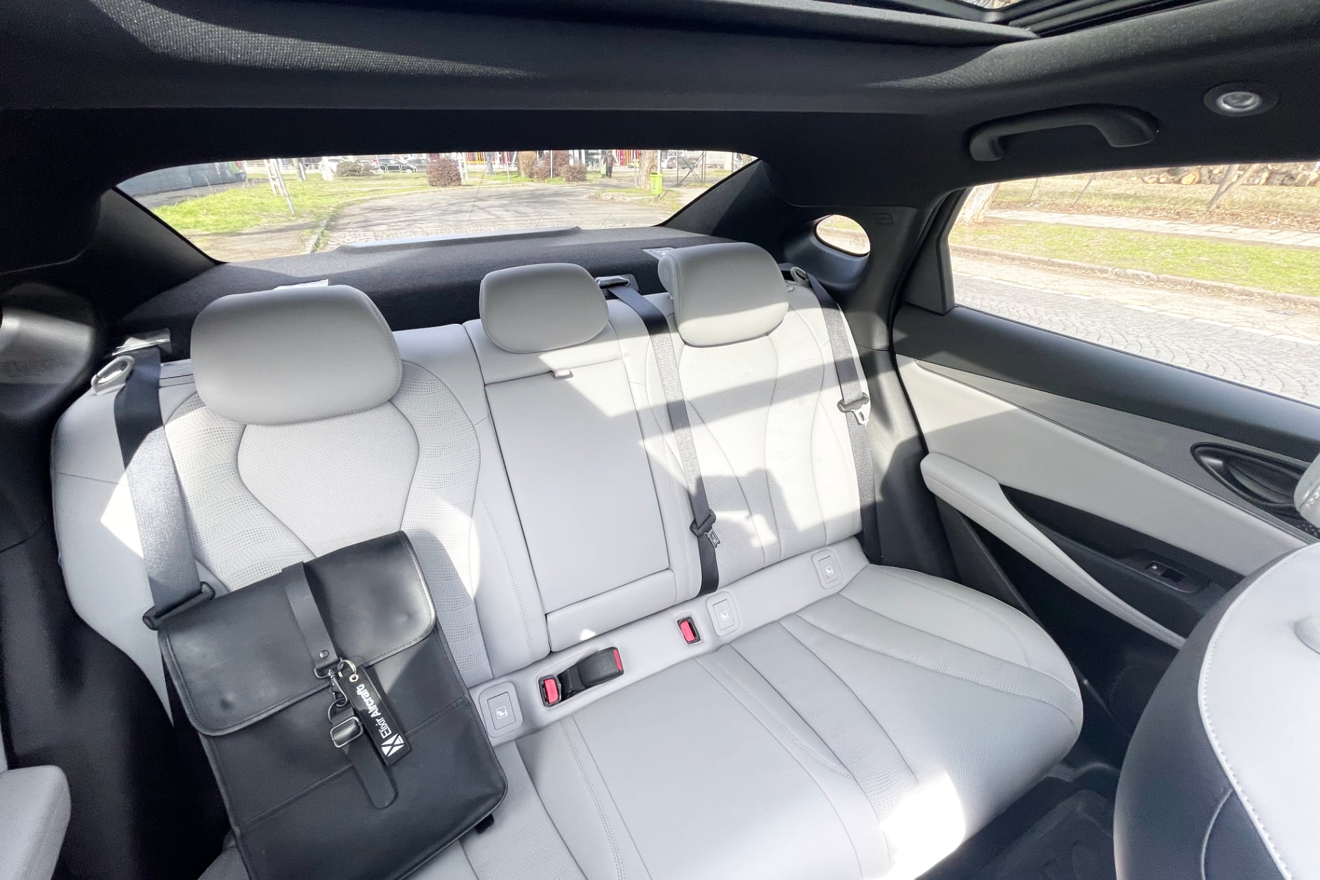 Essai Byd Seal 6 Dmi Berline 2026 Siege Arriere Banquette