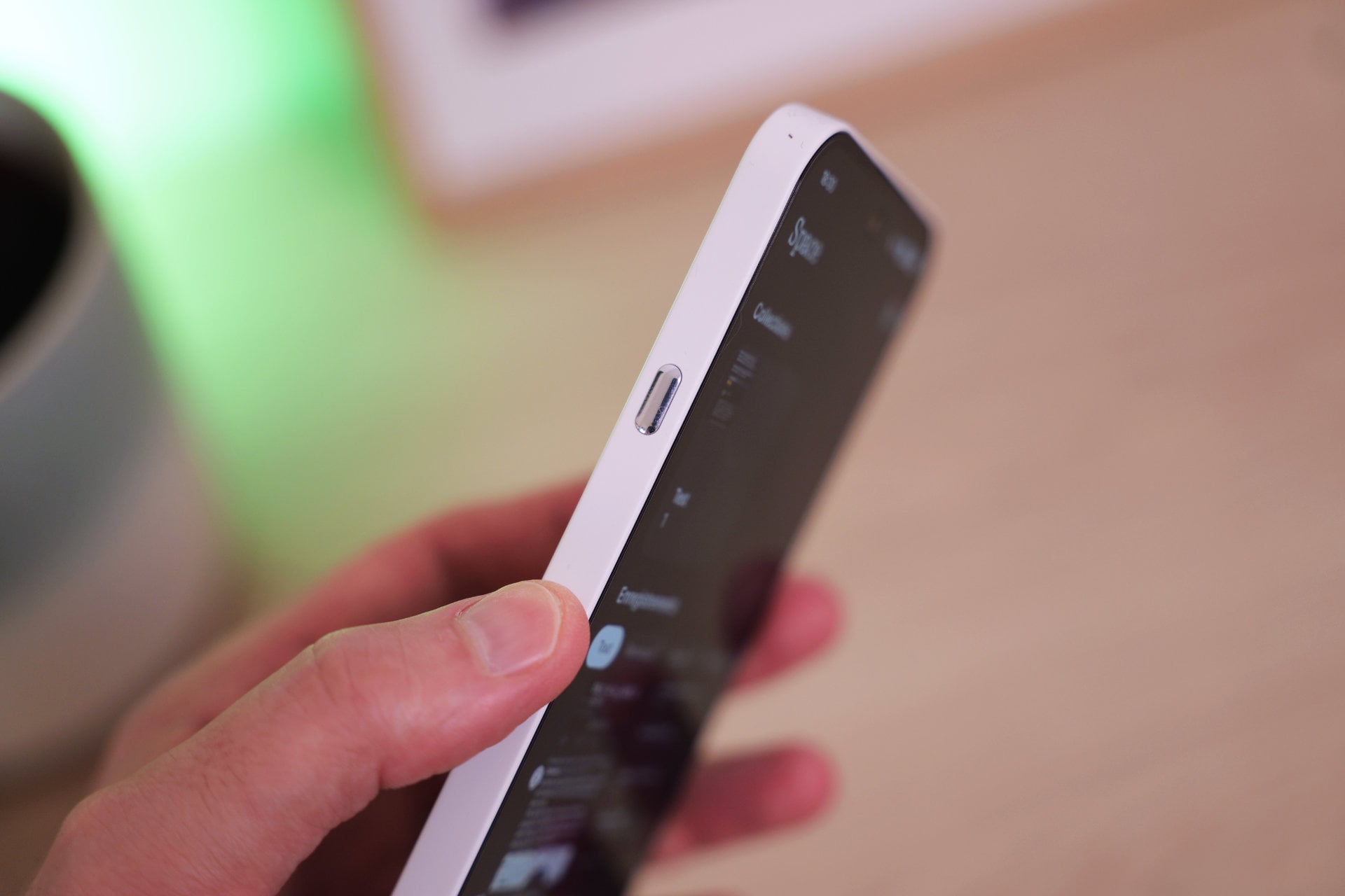 Nothing Phone 4a Essential Key
