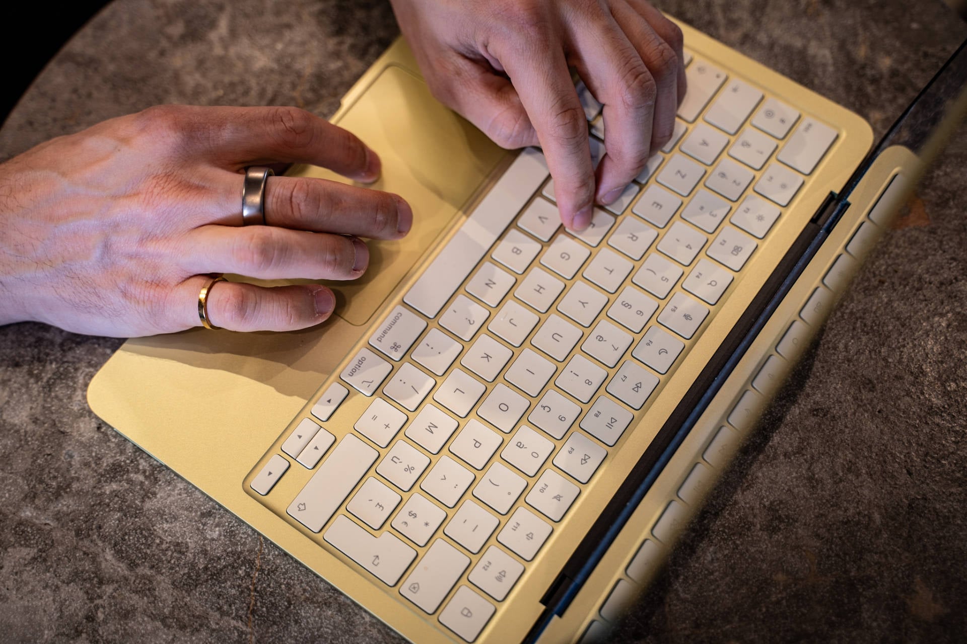 Test Macbook Neo Finitions