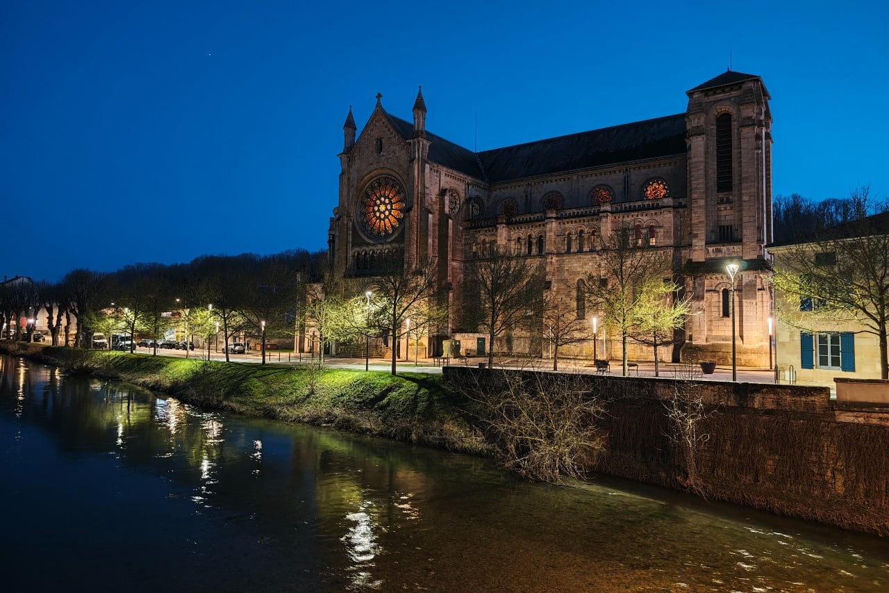 Honor 600 nuit photo iPhone 17 Pro orange