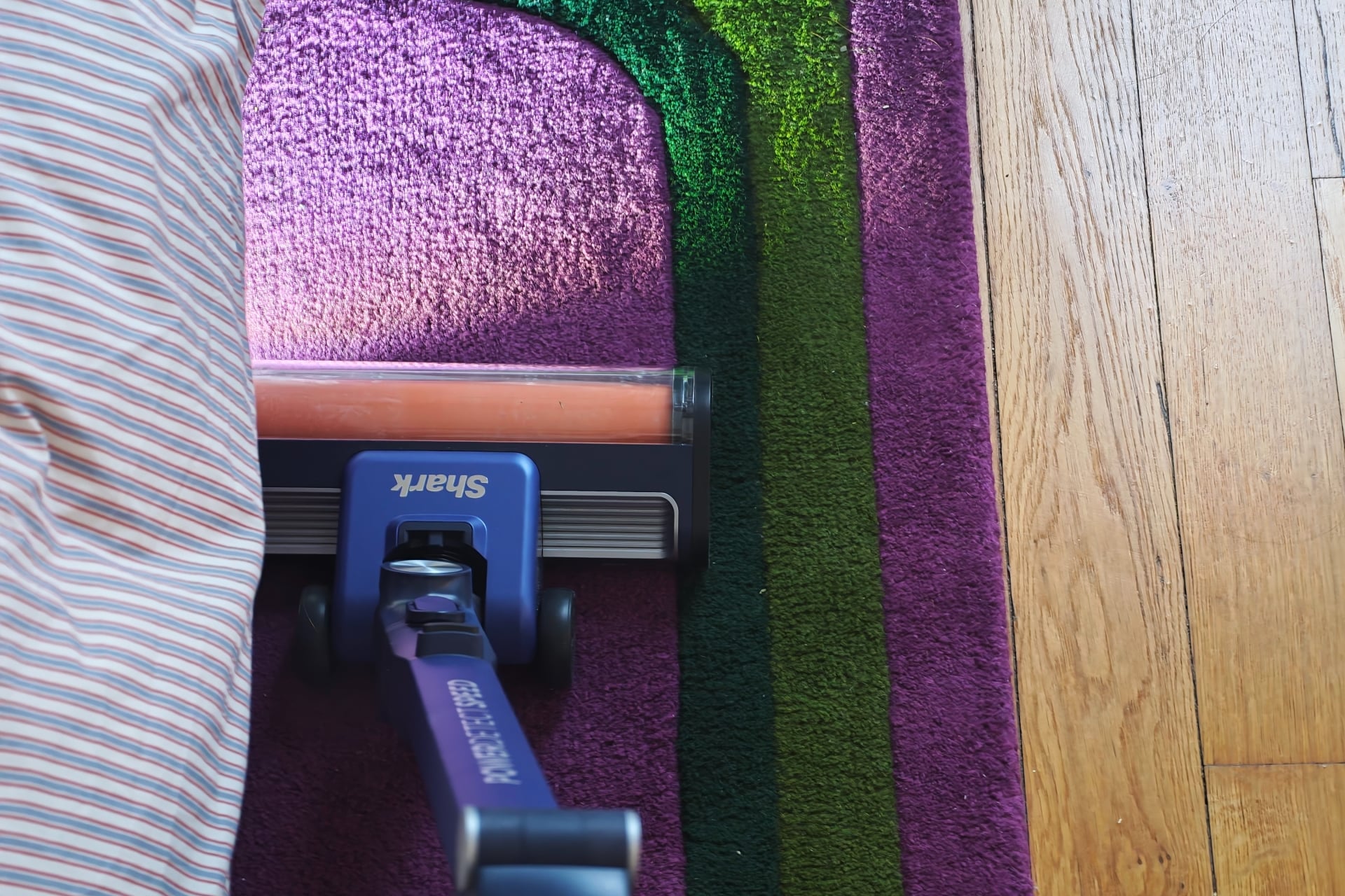 Shark PowerDetect Speed Clean&Empty Pet Pro pliage meuble aspiration Dyson tapis