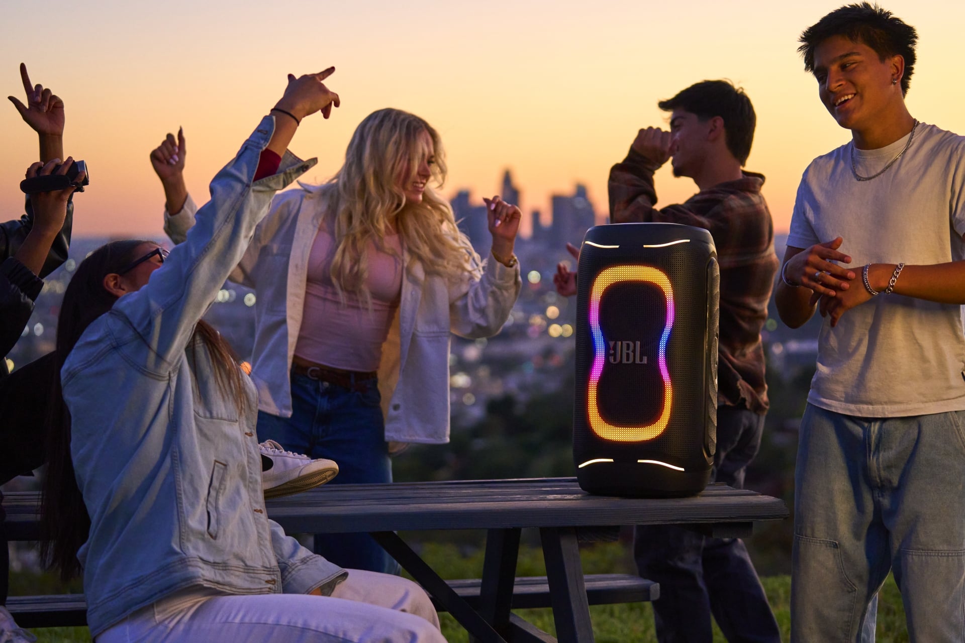 Ls Jbl Partybox 130 Lifestyle Rf405842 X1