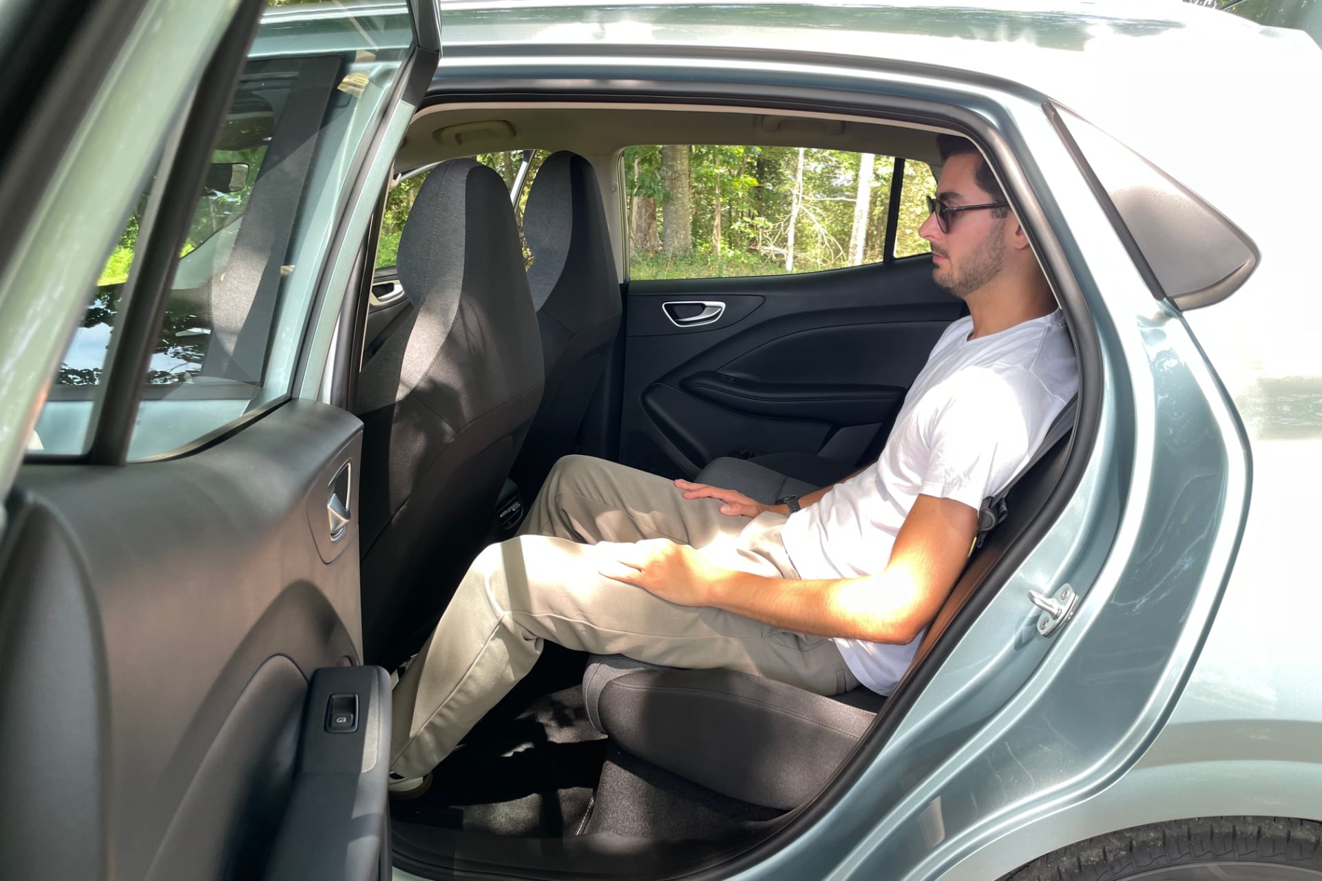 Mg4 Urban Espace Jambes Arriere