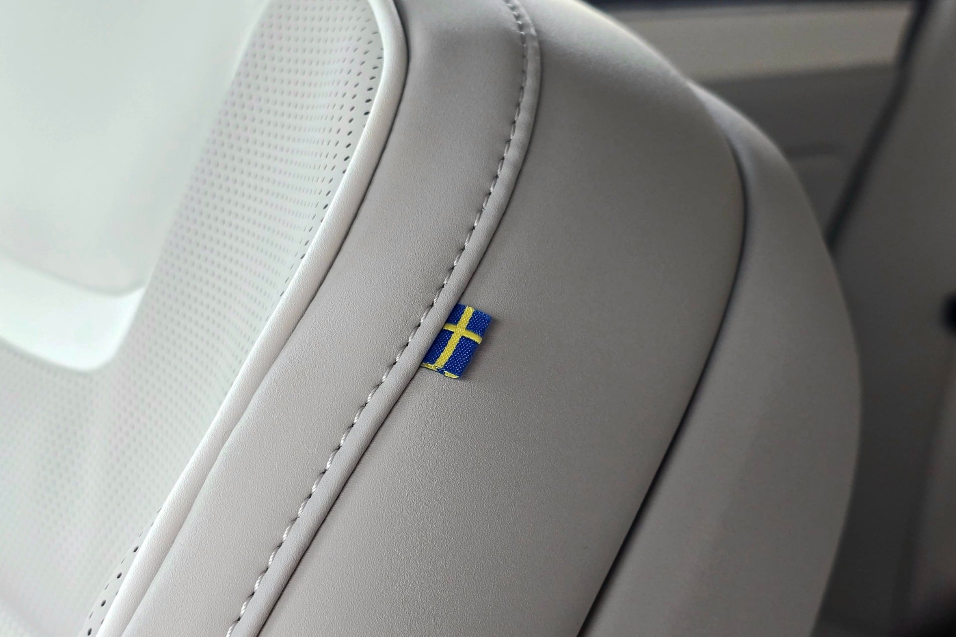Volvo Es90 (3)