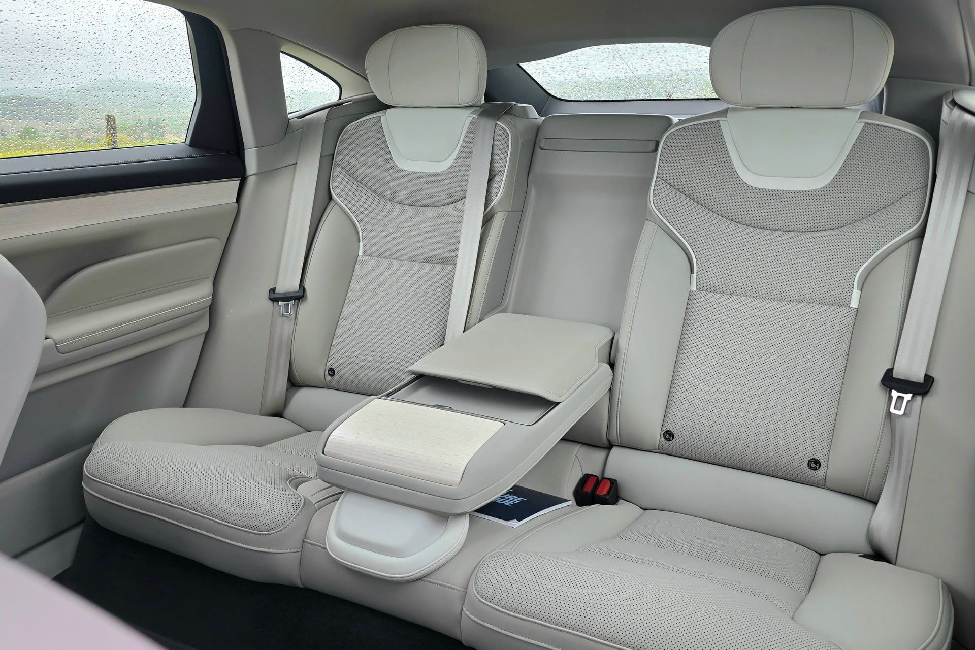 Volvo Es90 (8)