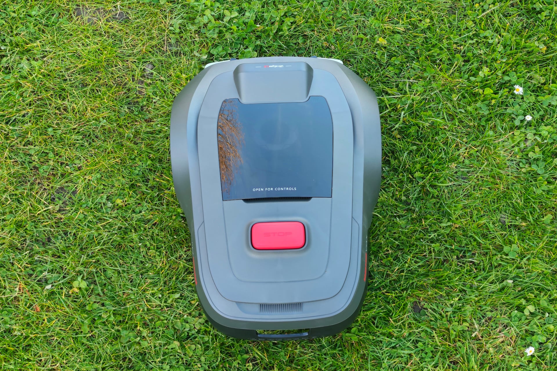 Test robot tondeuse Mova ViAX 250 design