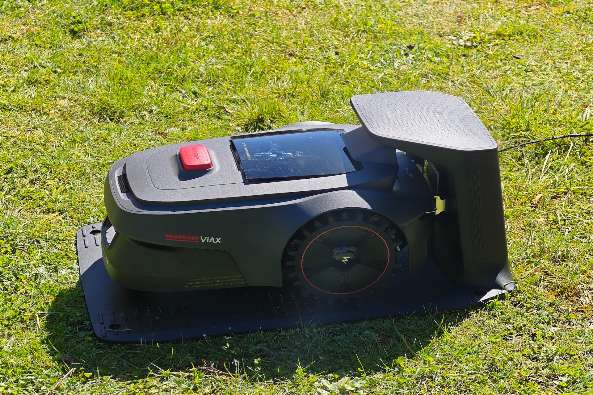 Test robot tondeuse Mova ViAX 250 base