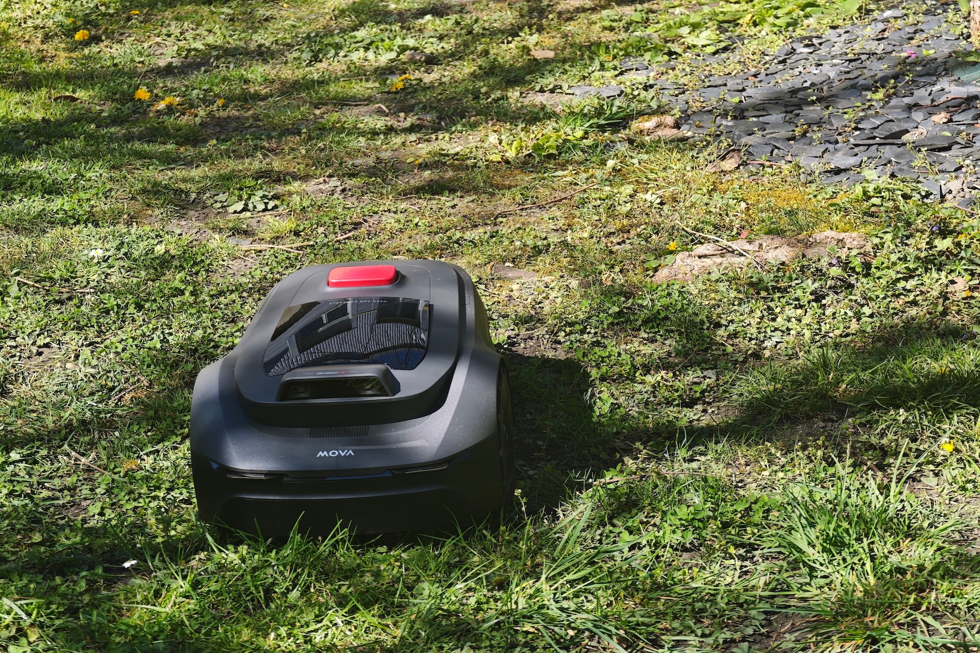 Test robot tondeuse Mova ViAX 250 petit jardin