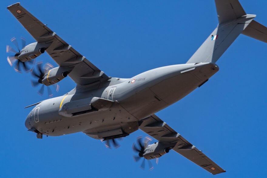 Renseignement, largage de drones et de missiles… l’Airbus A400M va changer de visage et devenir un véritable prédateur