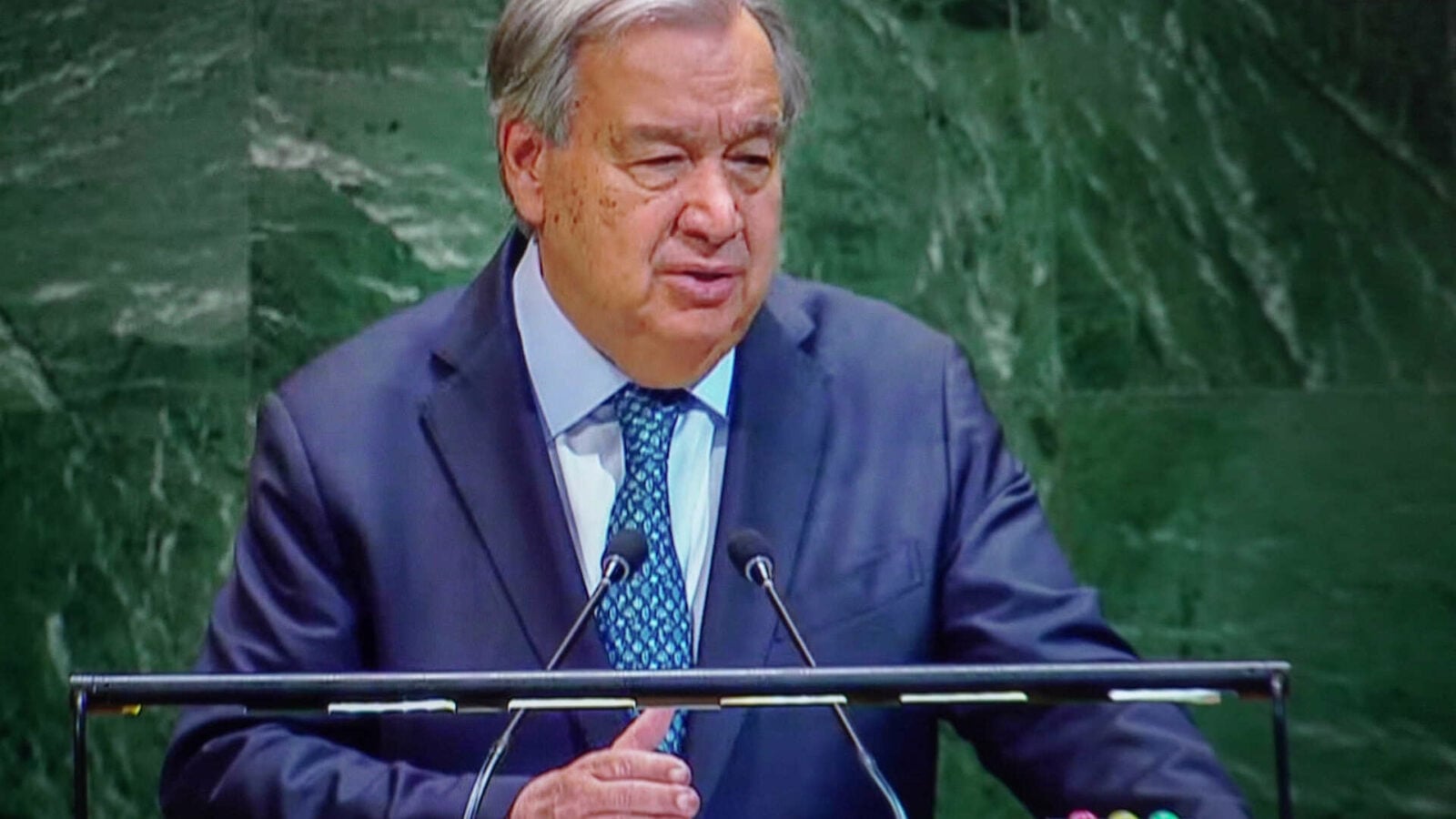 « Il est temps de dire la vérité » : le secrétaire général de l'ONU interpelle les entreprises d'IA sur leur impact climatique
