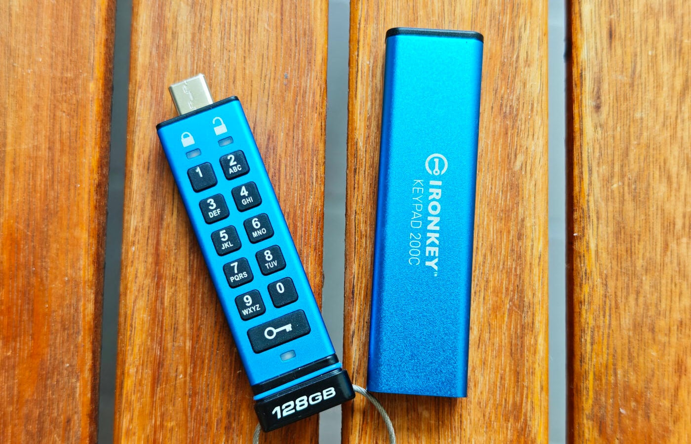 J’ai testé la Kingston IronKey Keypad 200C, la clé USB de James Bond