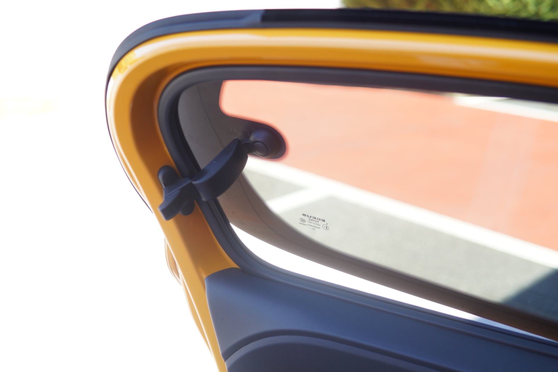 Essai Renault Twingo Electrique 2026 E Tech Vitres Entrebaillement Arriere
