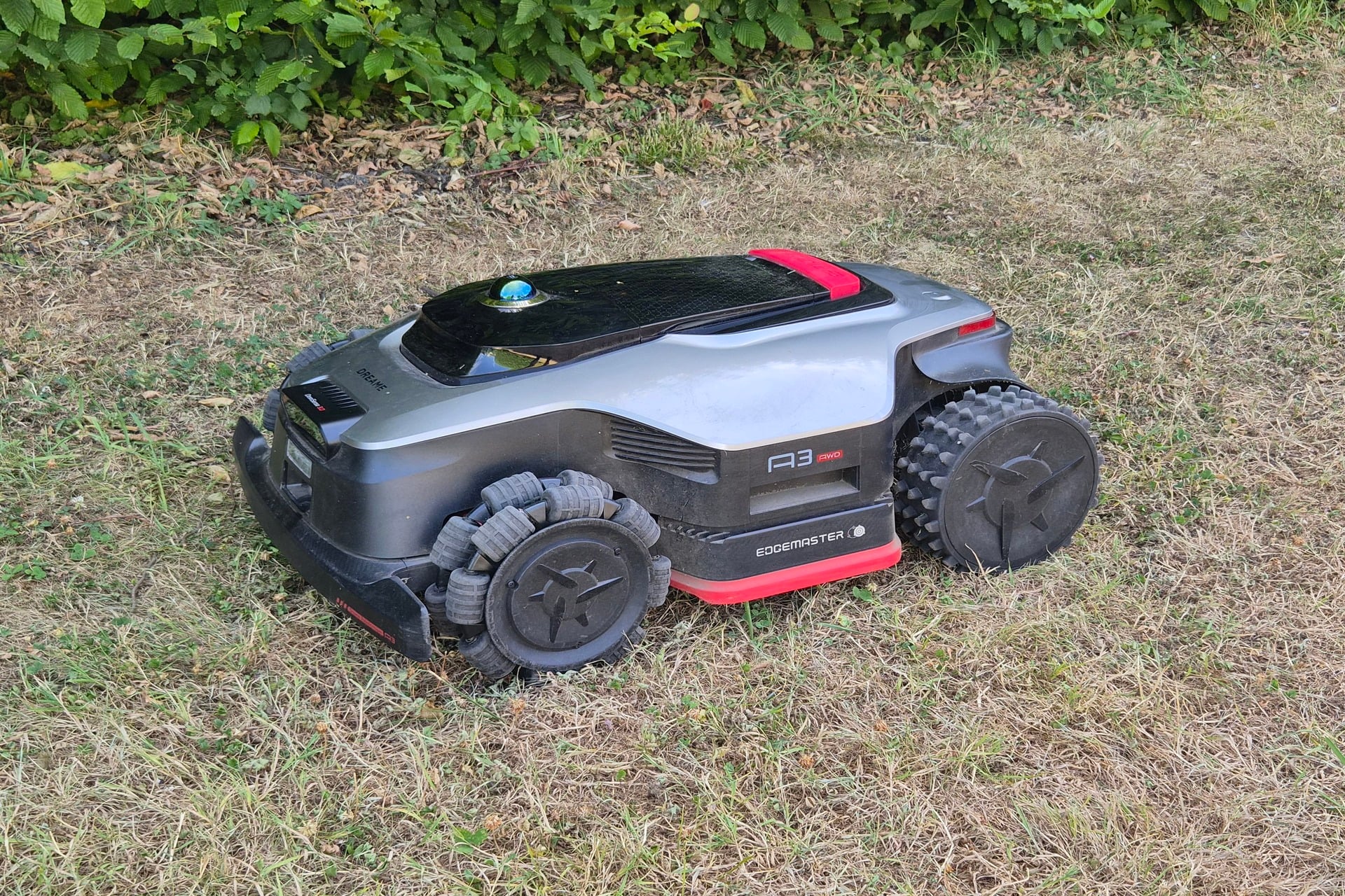 Test complet robot tondeuse Dreame A3 AWD Pro 5000 design fabrication