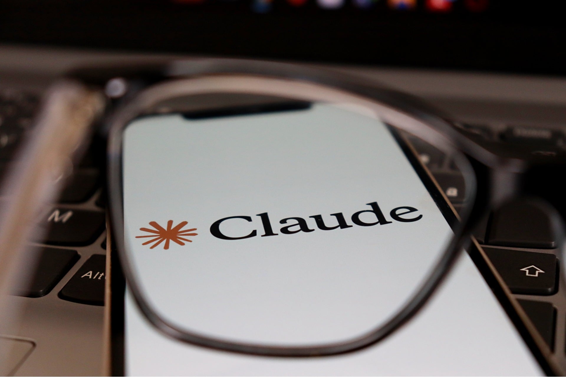 Claude Anthropic Logo 1920x1280