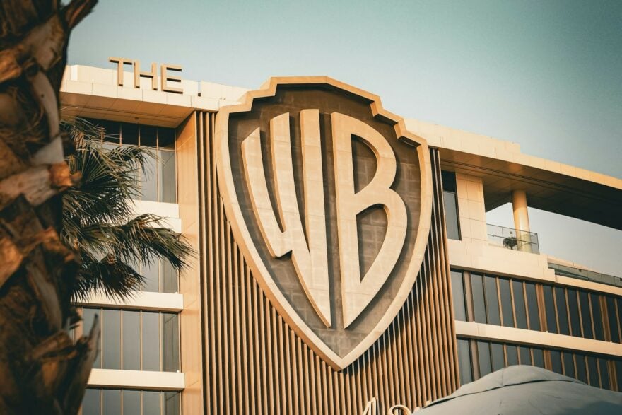 Rachat de Warner Bros par Paramount : pourquoi la transaction risque d’échouer ?