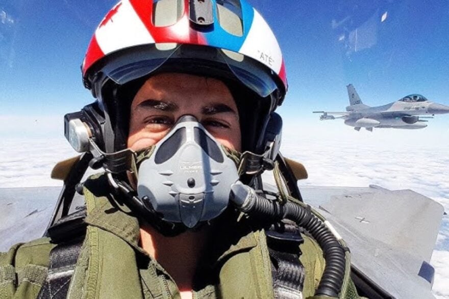 Un célèbre youtubeur français mis en examen pour “livraison d’informations à une puissance étrangère” : l’ancien militaire a-t-il trahi la France au profit de la Chine ?