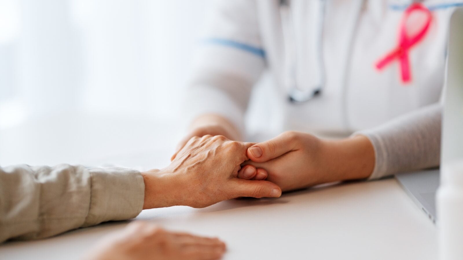 Cancer du sein : révolutionnaire, cette IA française va éviter de lourdes thérapies à des milliers de patientes