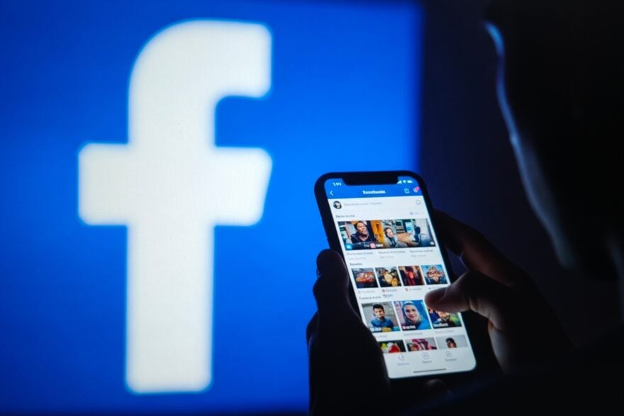Pour survivre, Facebook envisage de devenir… TikTok