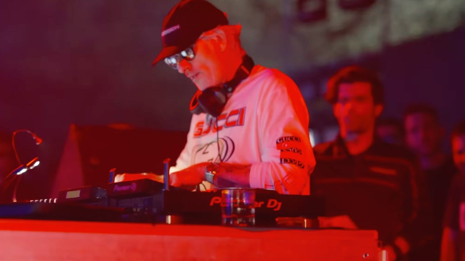 Il Se Plaignait De Maux De T te Qu est il Arriv Au DJ Fran ais Il Se Plaignait De Maux De T te Qu est il Arriv Au DJ Fran ais