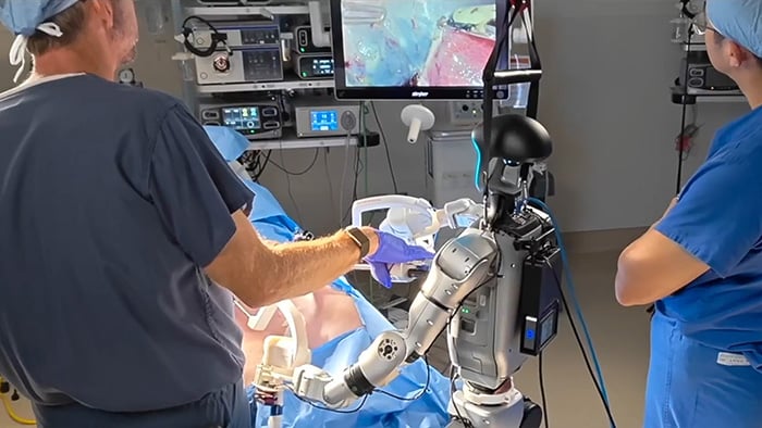 Operation Chirurgie Robot Humanoide (1)
