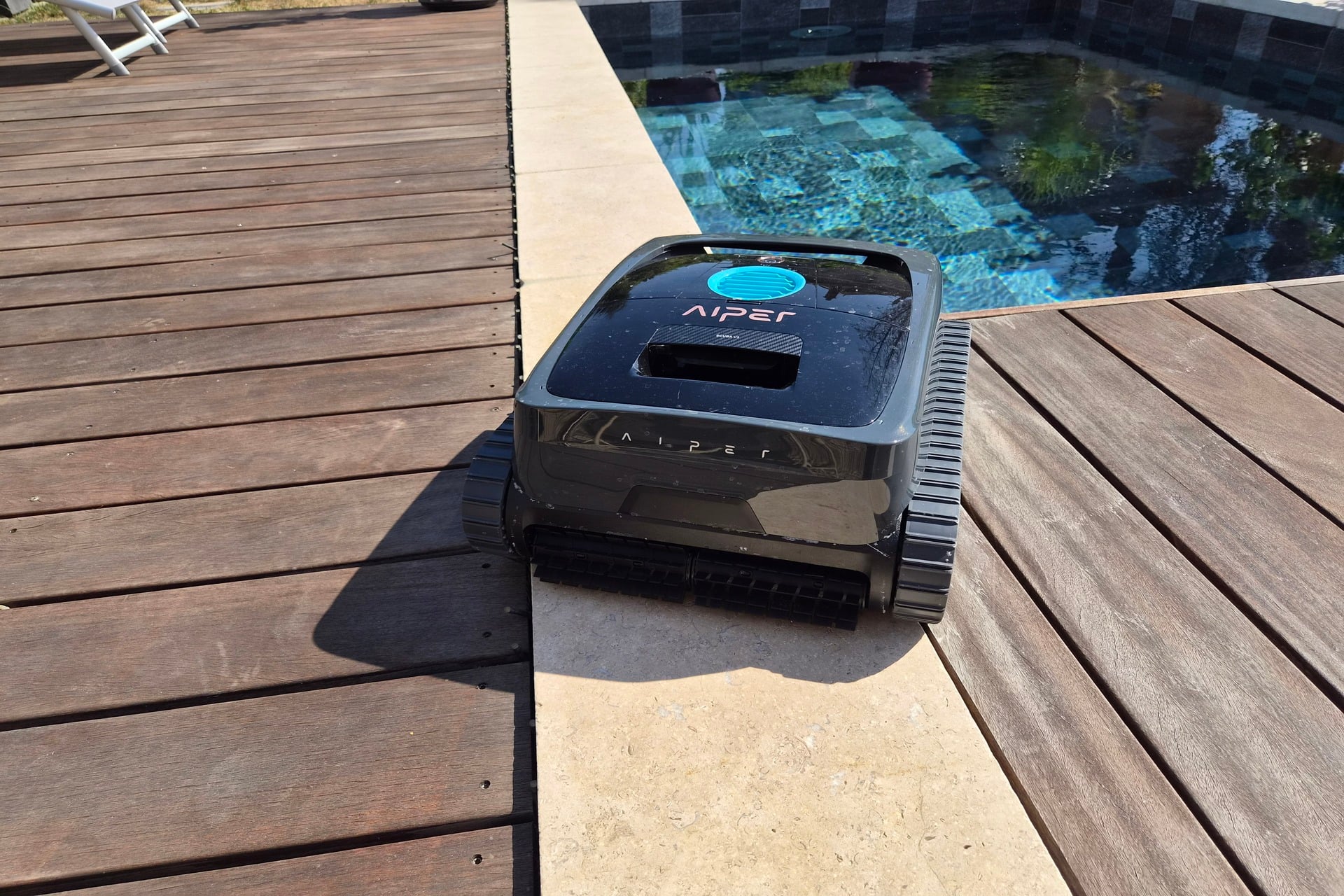 application IA Navium base de charge caméra marche escalier