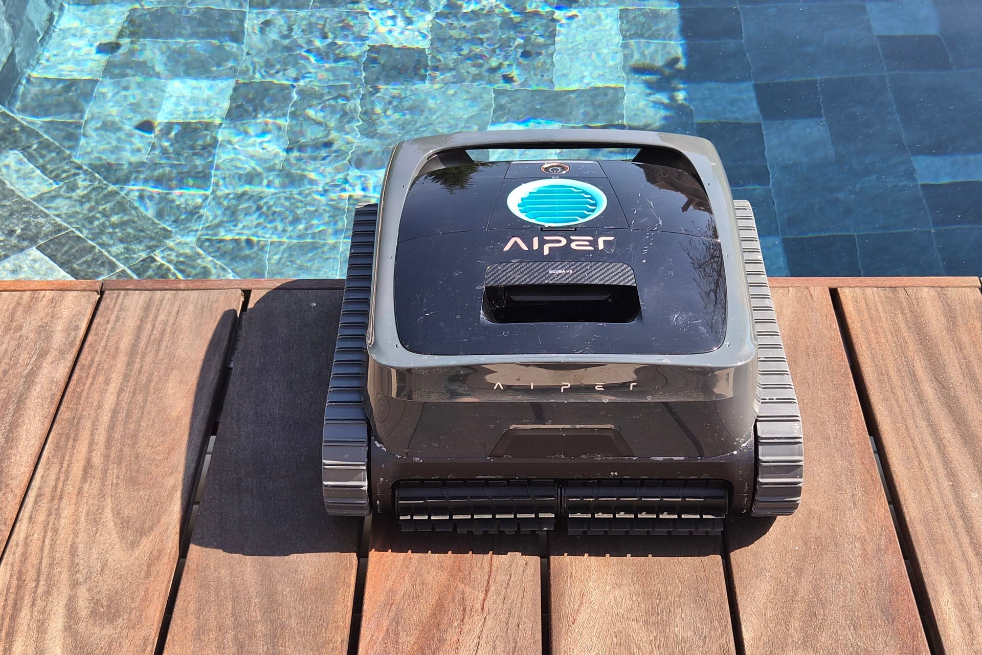 Test robot piscine Aiper Scuba V3 IA intelligence artificielle caméra 1000 euros avis test complet filtres double fabrication