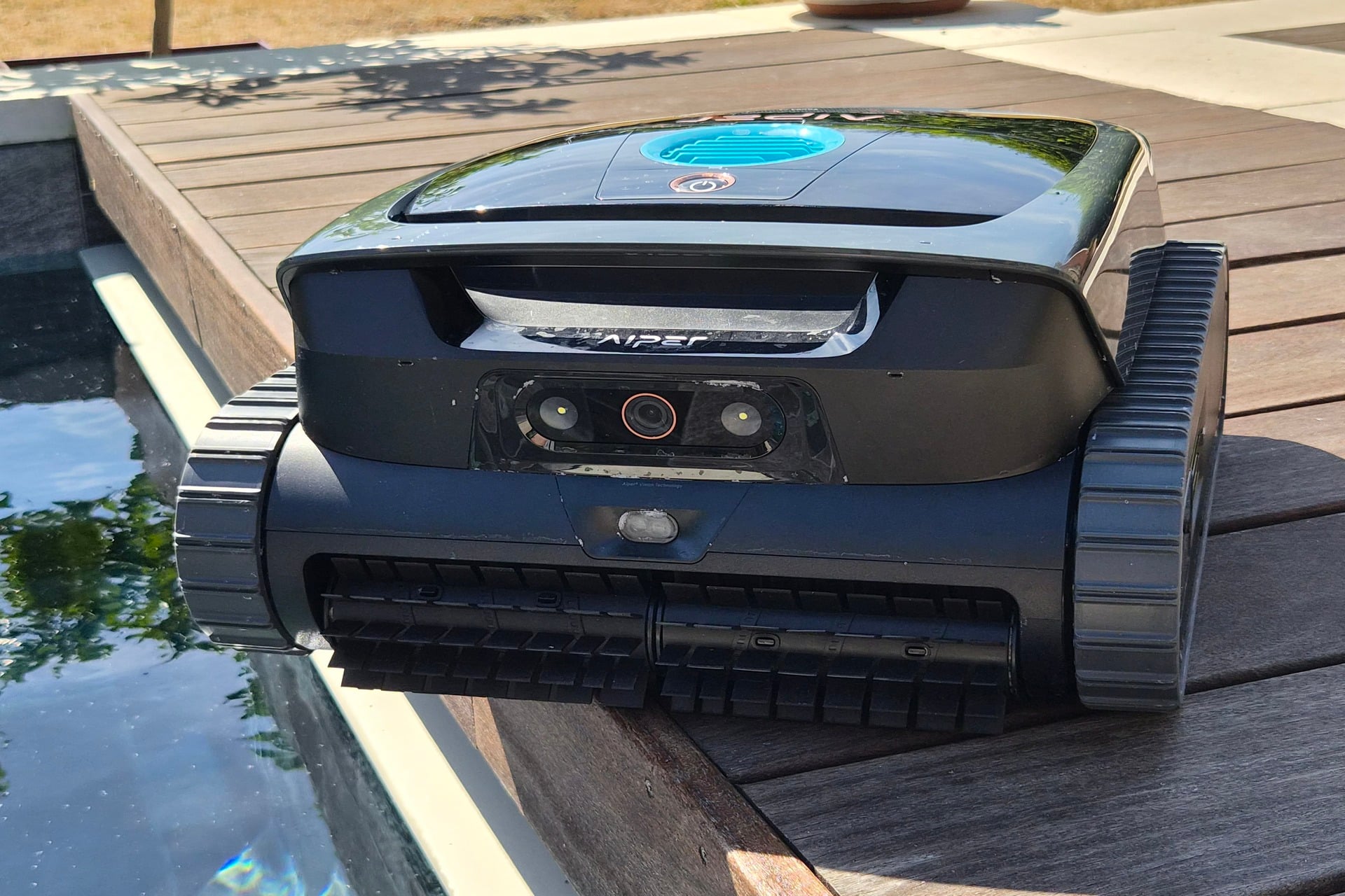 Test robot piscine Aiper Scuba V3 IA intelligence artificielle caméra 1000 euros avis test complet filtres double fabrication cover