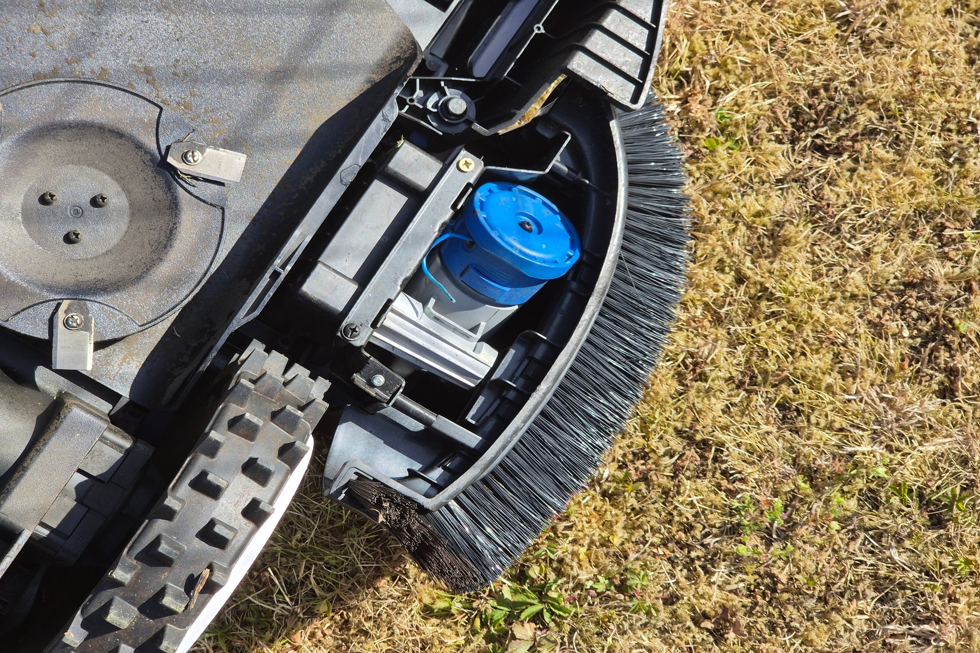 Test Ecovacs Goat A1600 LiDAR Pro rotofil coupe-bordures à fil intégré