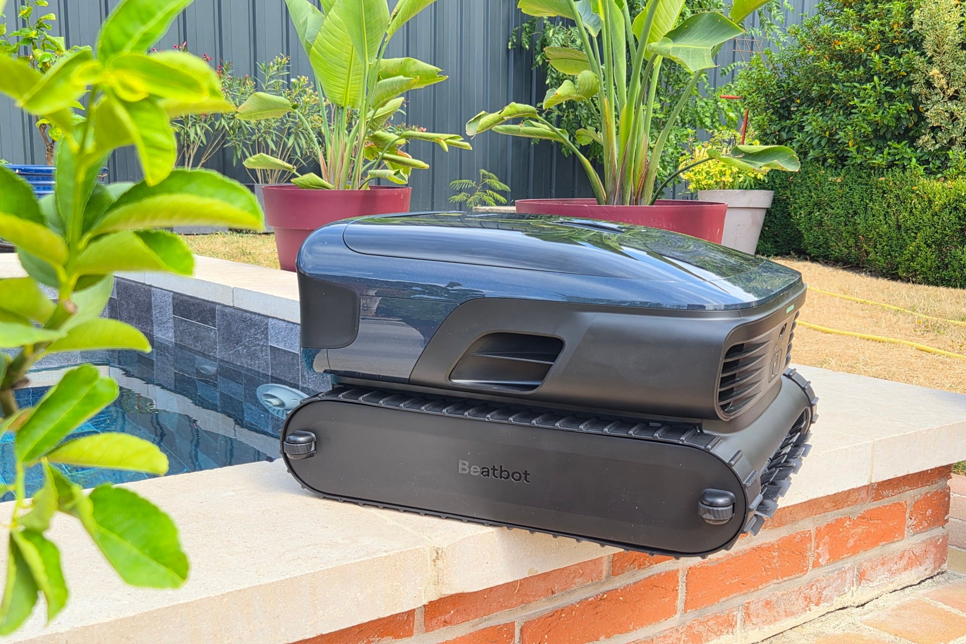 Test Sora 70 avis robot piscine 4-en-1 nettoie la surface design navigation panier construction solide