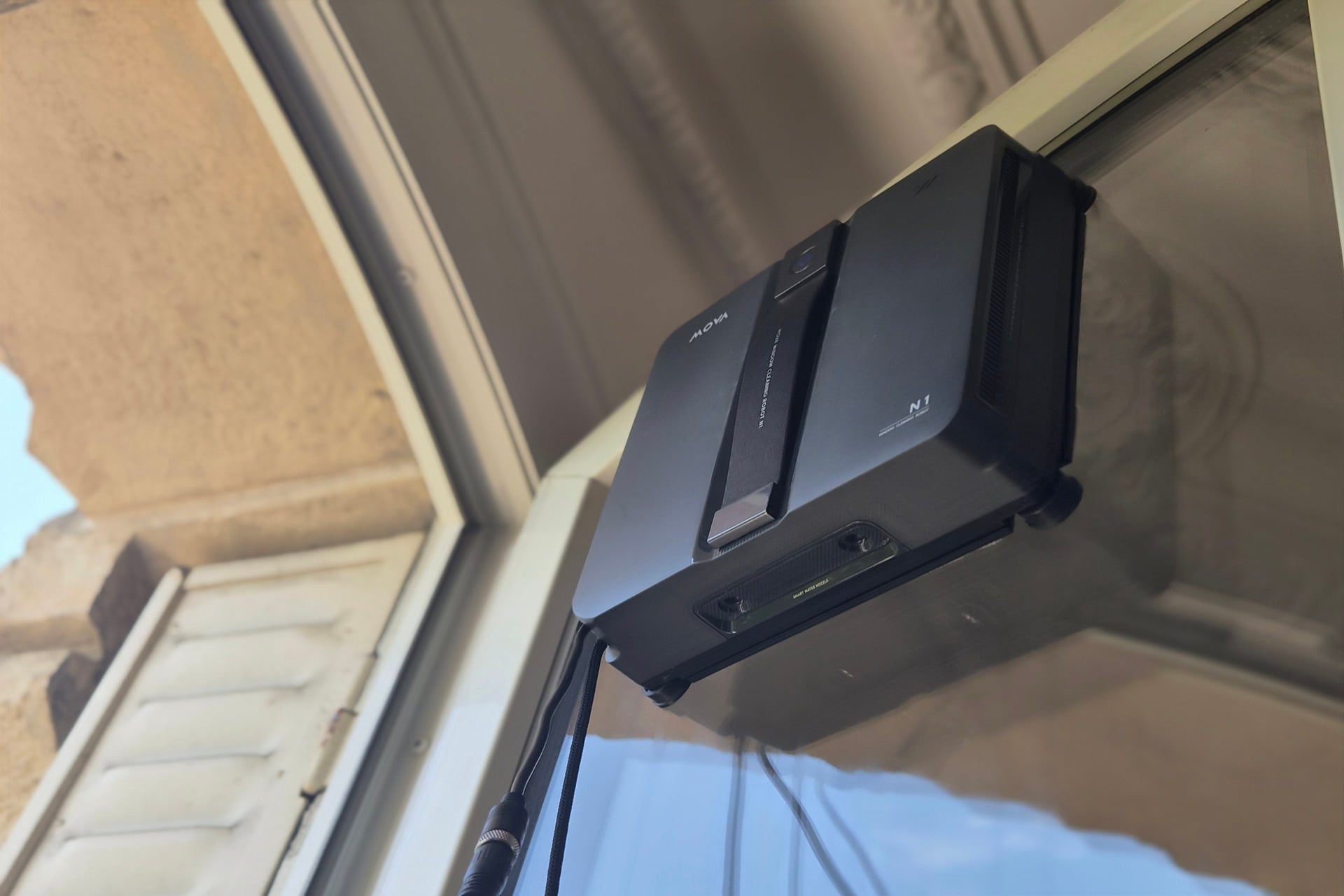 Test du robot laves-vitre Mova N1 avis complet