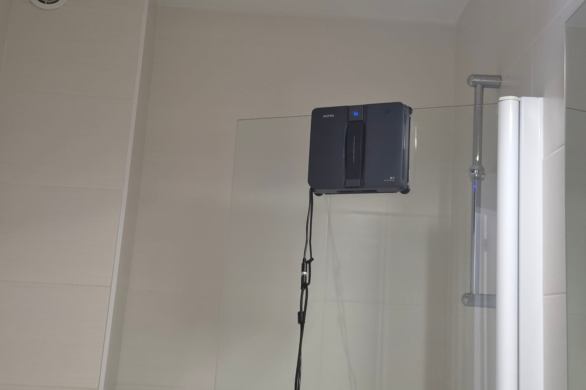 Test du robot laves-vitre Mova N1 avis complet