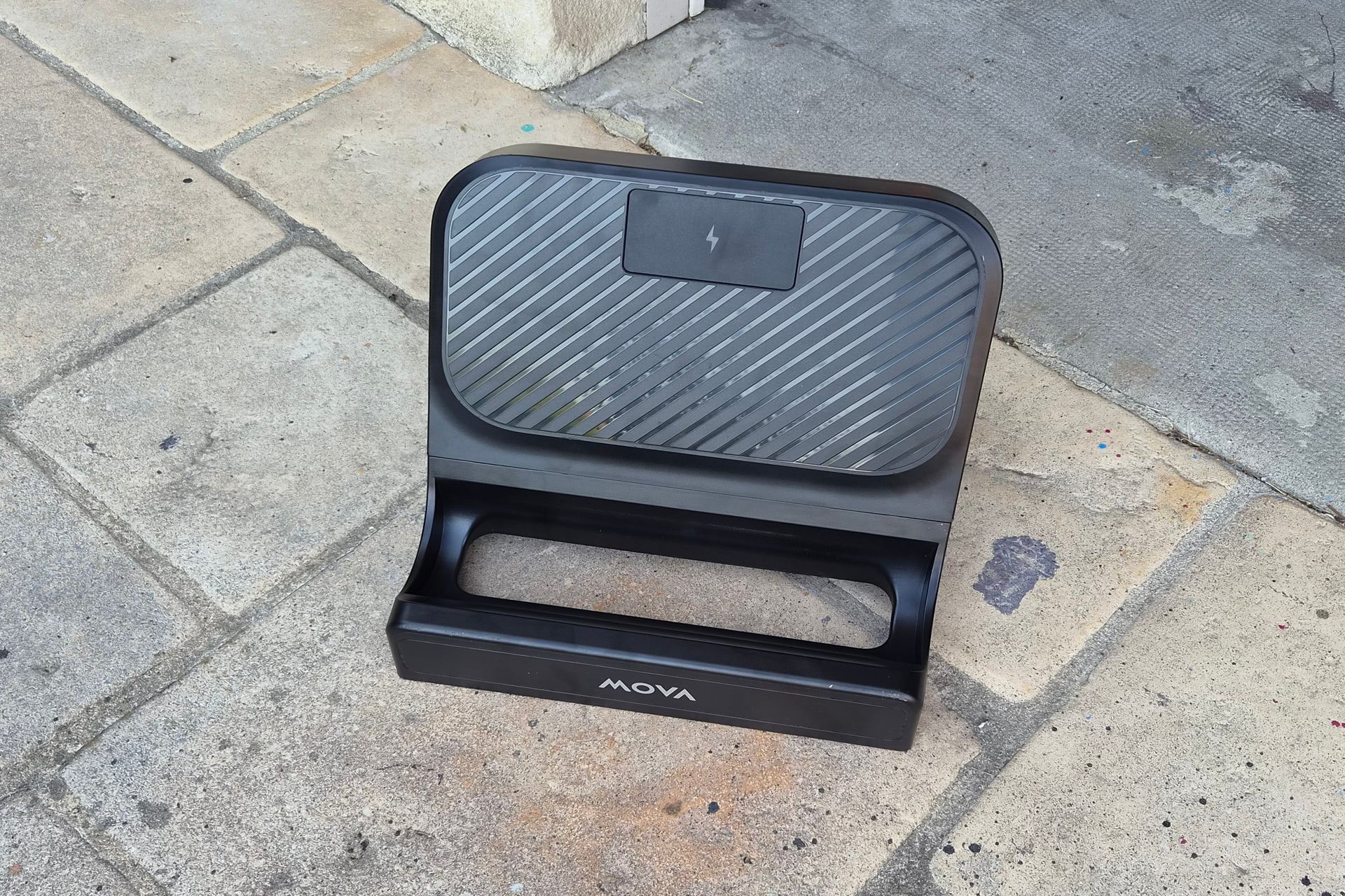 robot piscine Mova Rover X10 base charge induction