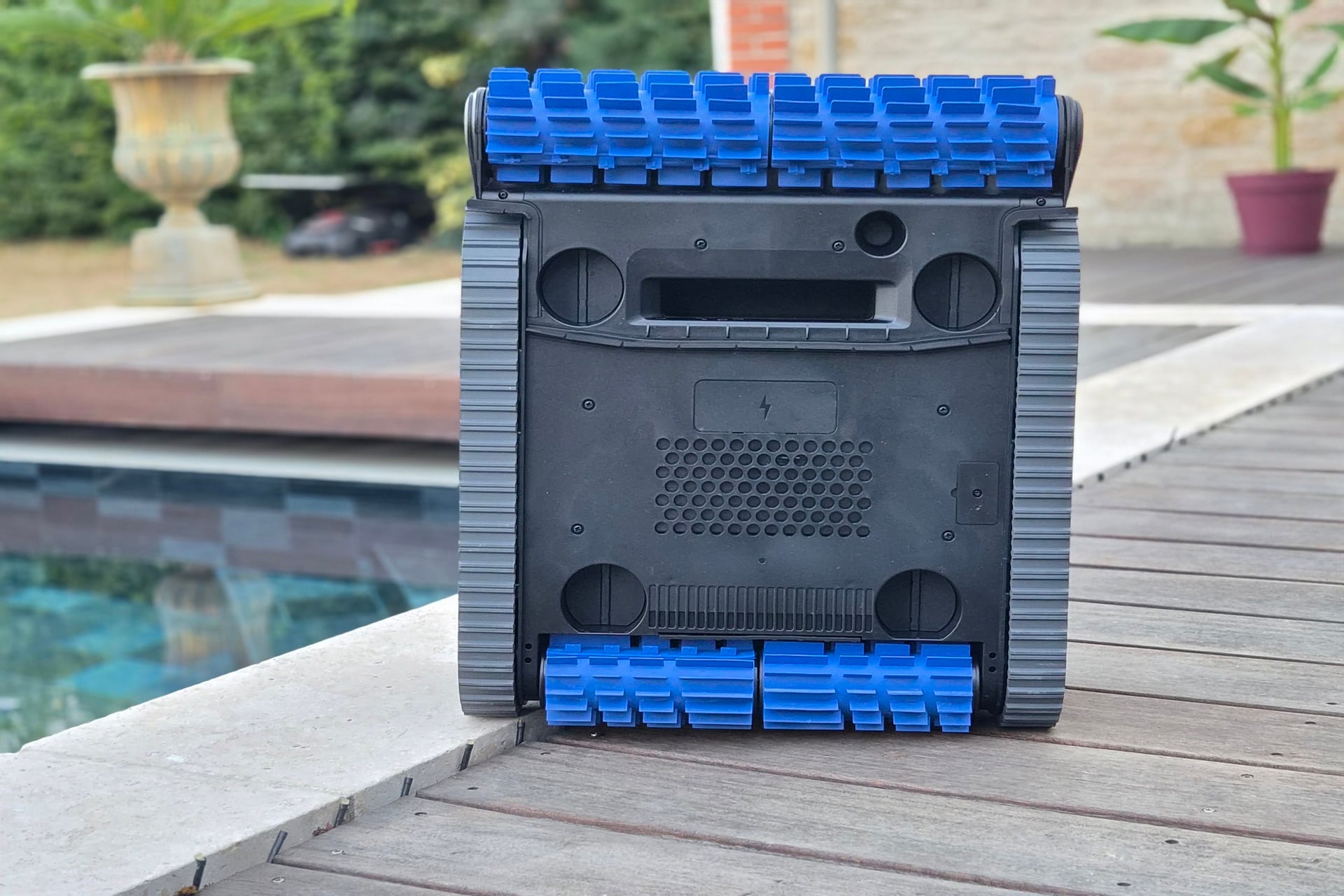 robot piscine Mova Rover X10 chenilles