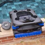 robot piscine Mova Rover X10 cover design